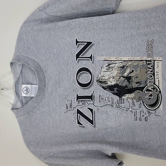 Zion National Park by Delta Gray Graphic Short Sleeve T-Shirt M - Picture 3 of 12